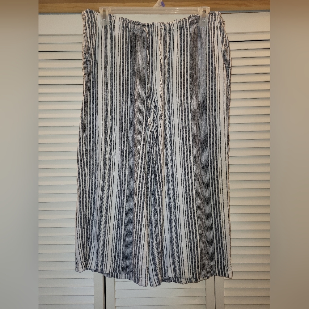 Linen striped capris Size: Large